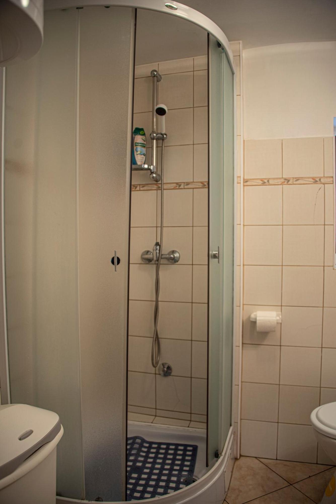 Apartman Nives Lubenice Eksteriør billede